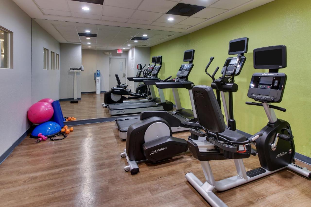 Holiday Inn Express West Palm Beach Metrocentre By Ihg Exterior photo