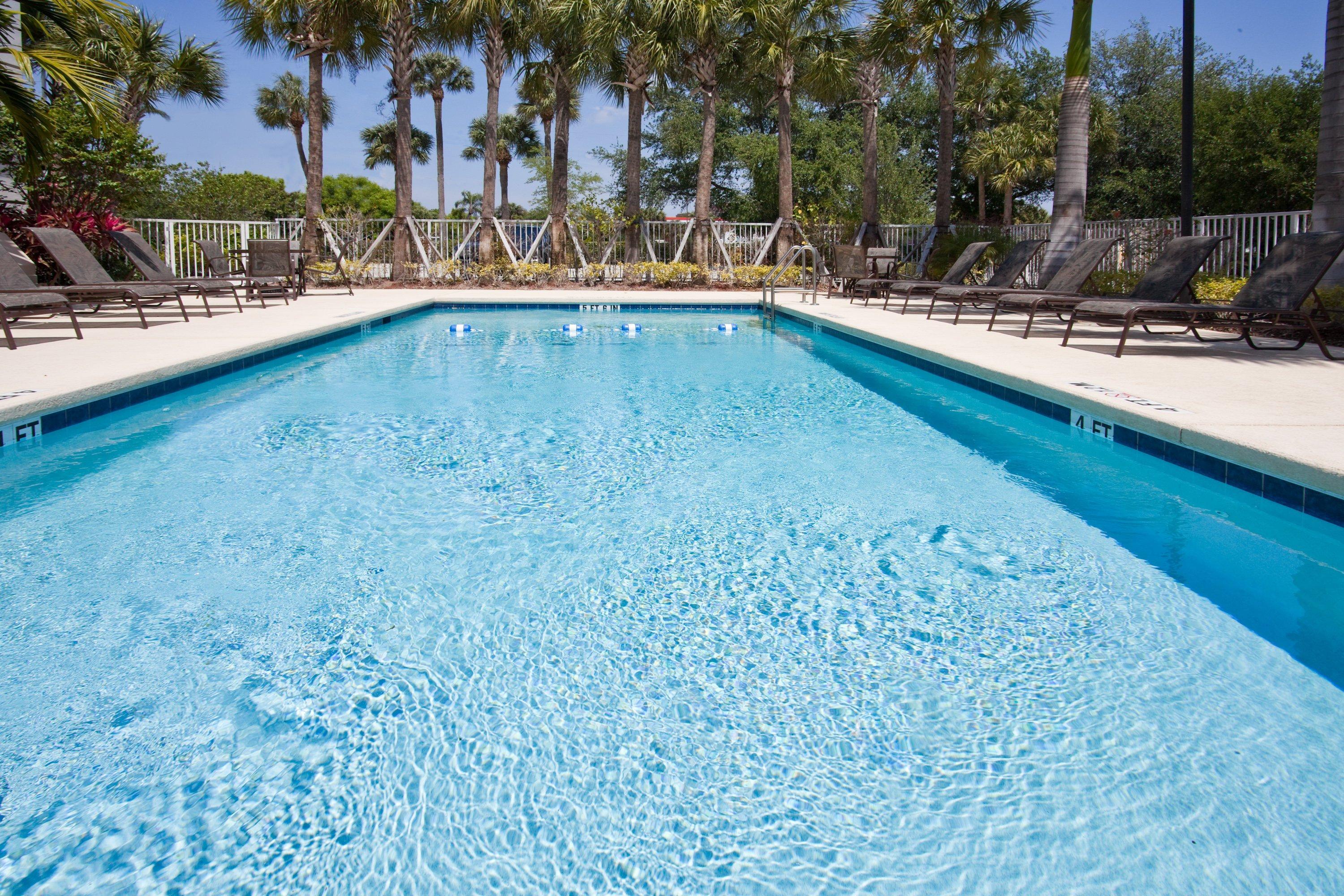 Holiday Inn Express West Palm Beach Metrocentre By Ihg Exterior photo
