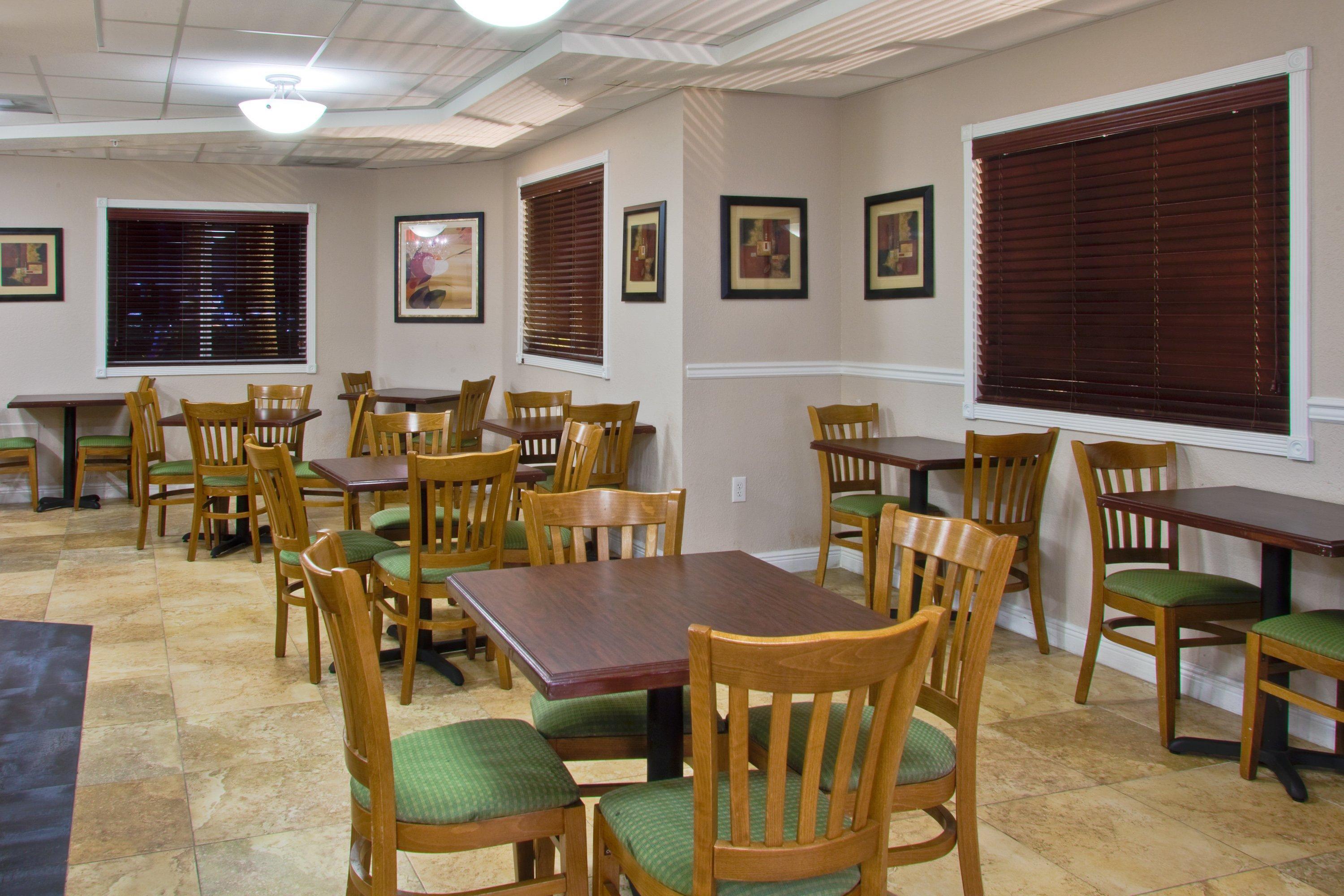 Holiday Inn Express West Palm Beach Metrocentre By Ihg Exterior photo
