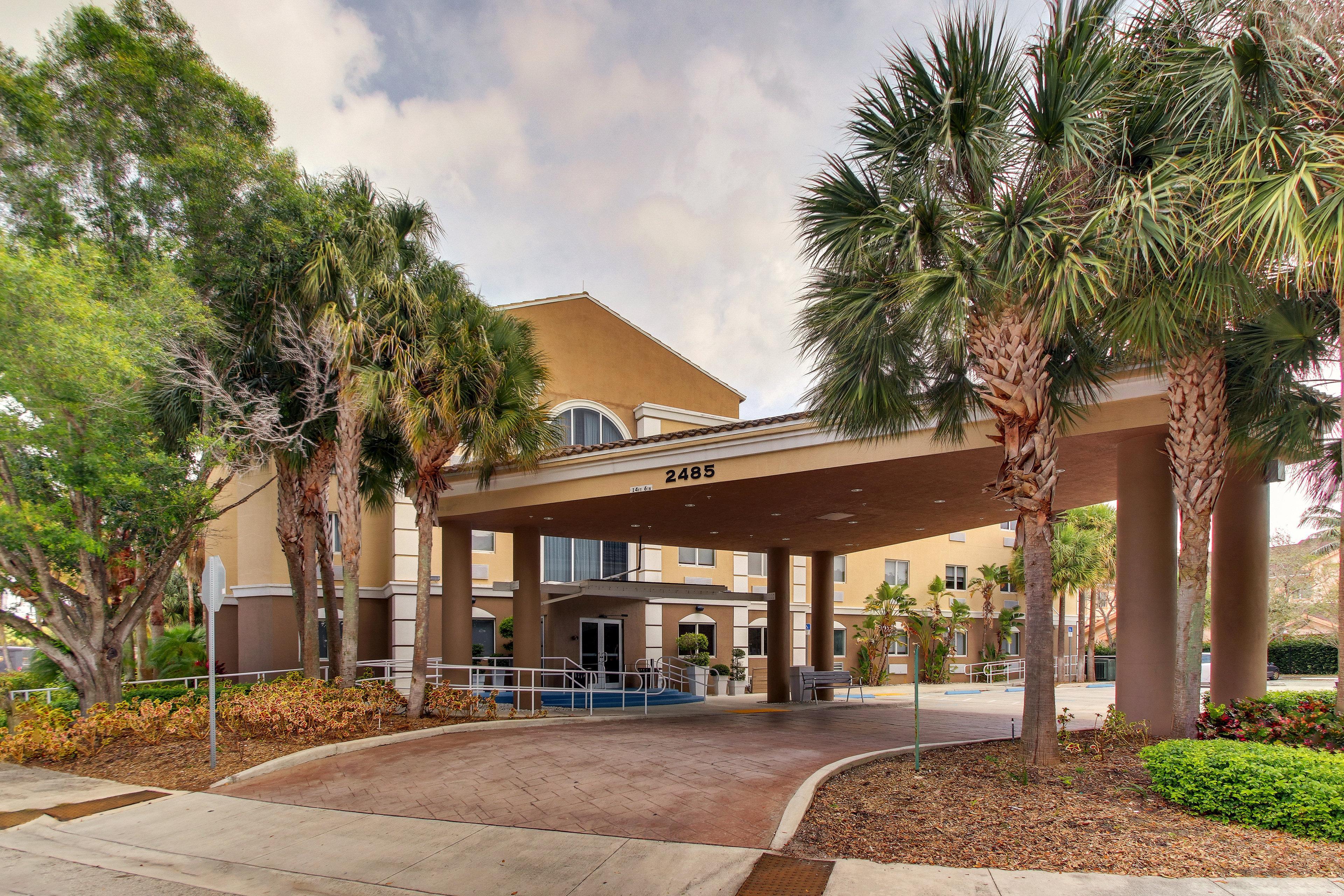 Holiday Inn Express West Palm Beach Metrocentre By Ihg Exterior photo