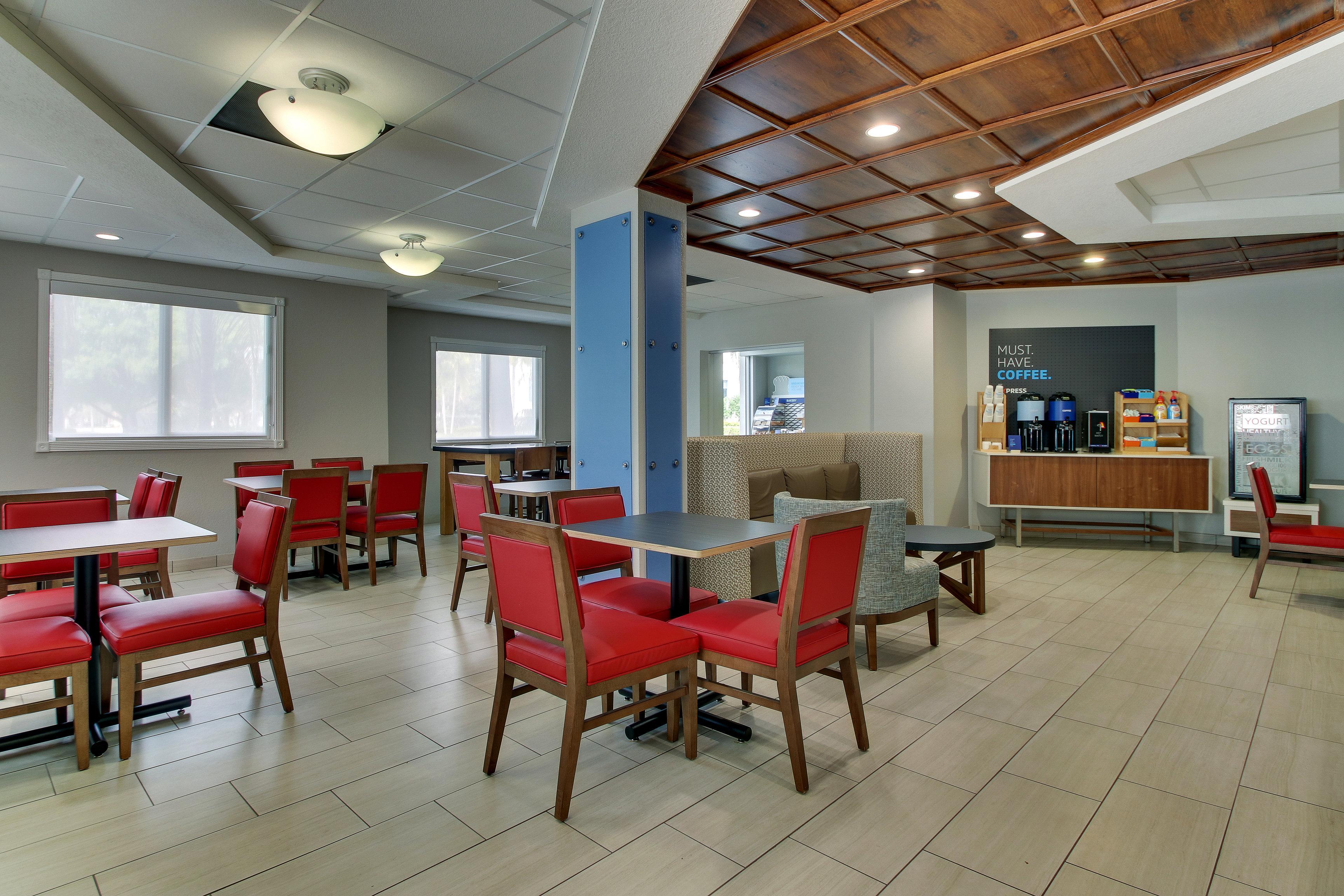 Holiday Inn Express West Palm Beach Metrocentre By Ihg Exterior photo