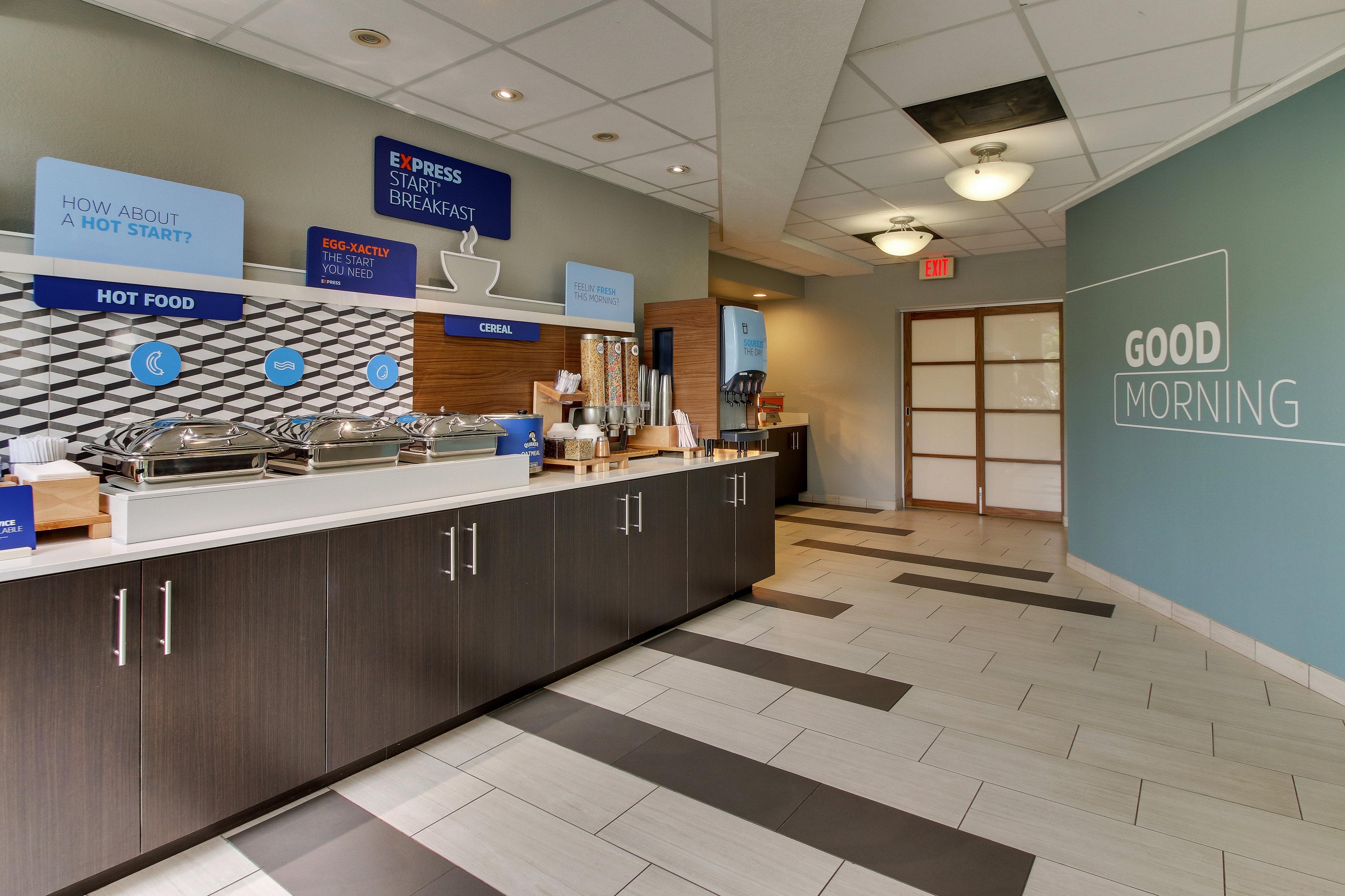 Holiday Inn Express West Palm Beach Metrocentre By Ihg Exterior photo