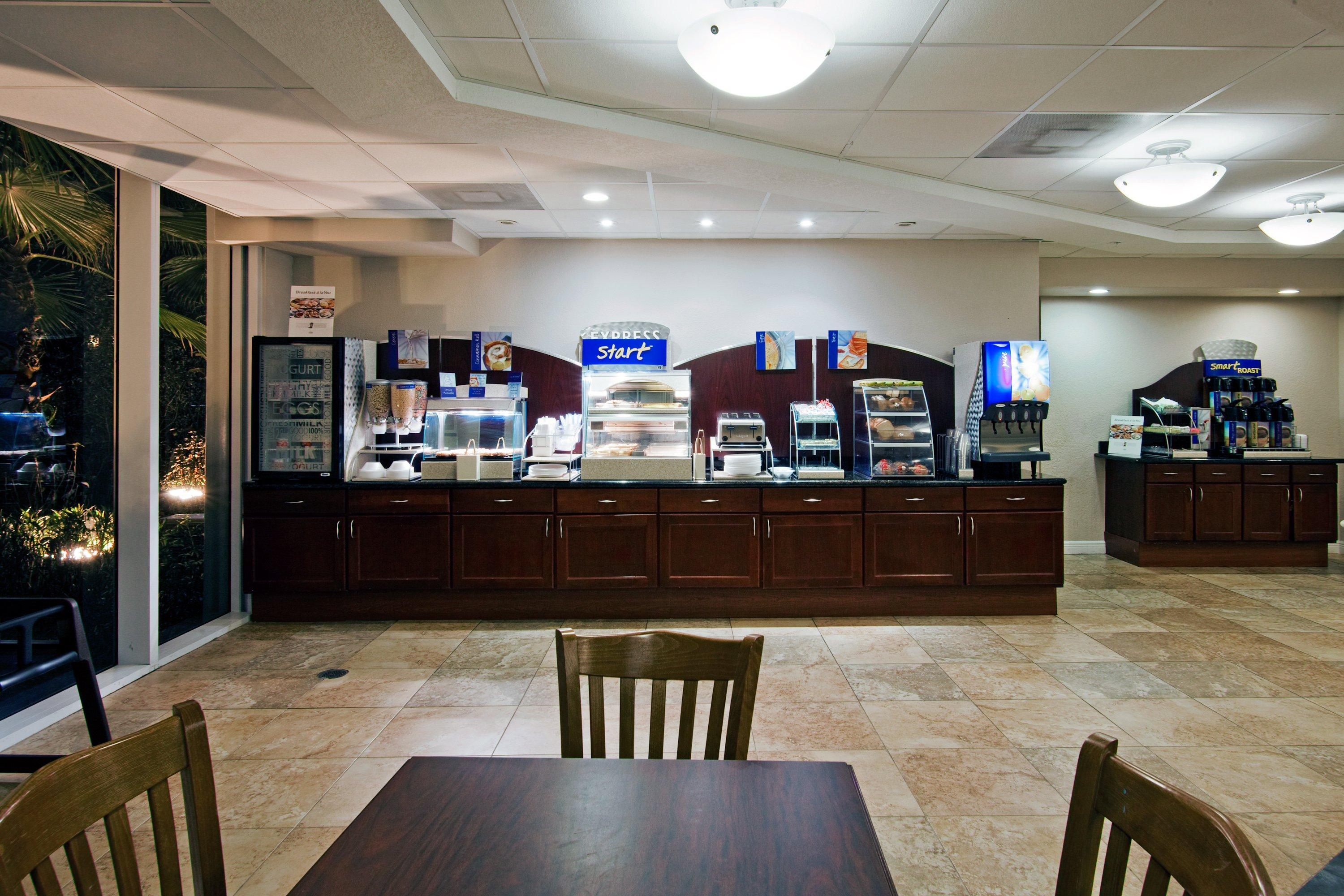 Holiday Inn Express West Palm Beach Metrocentre By Ihg Interior photo